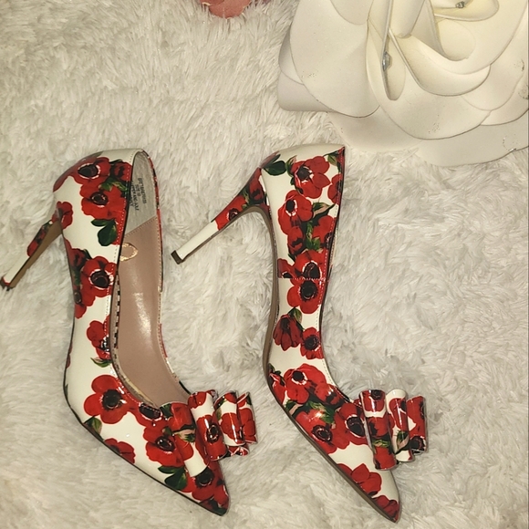 Woman's Betsy Johnson Heels 👠 - Picture 1 of 10